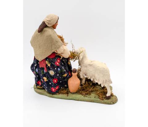 Donna Nutre la Pecora - h 24 cm