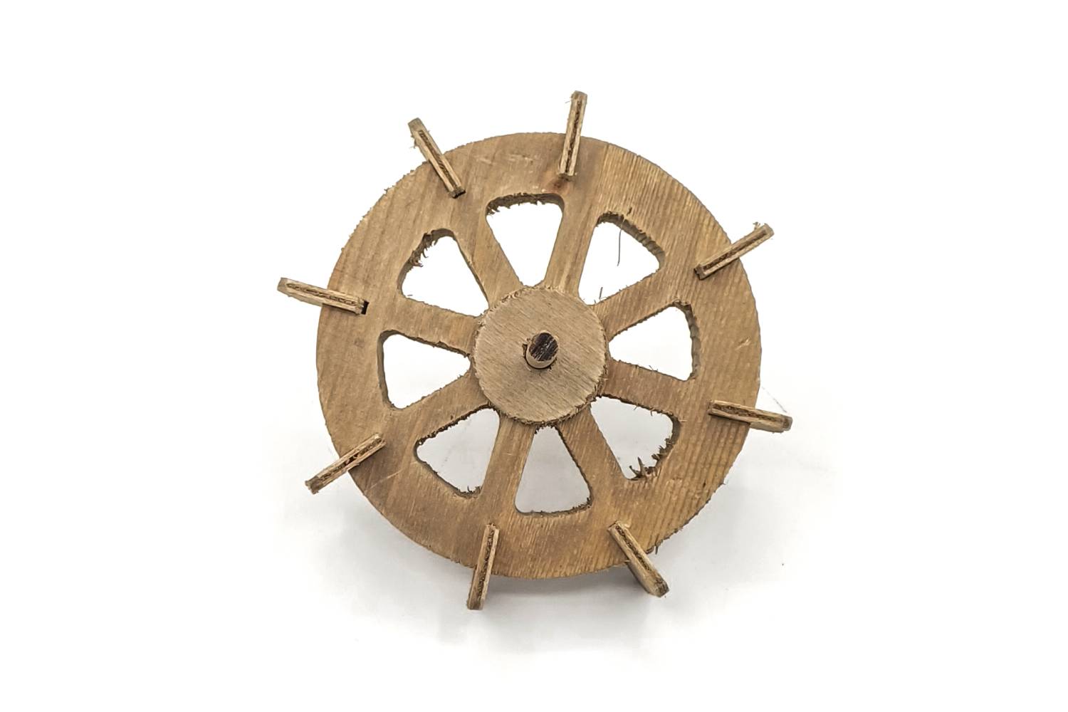 Ruota per mulino ad acqua in legno.